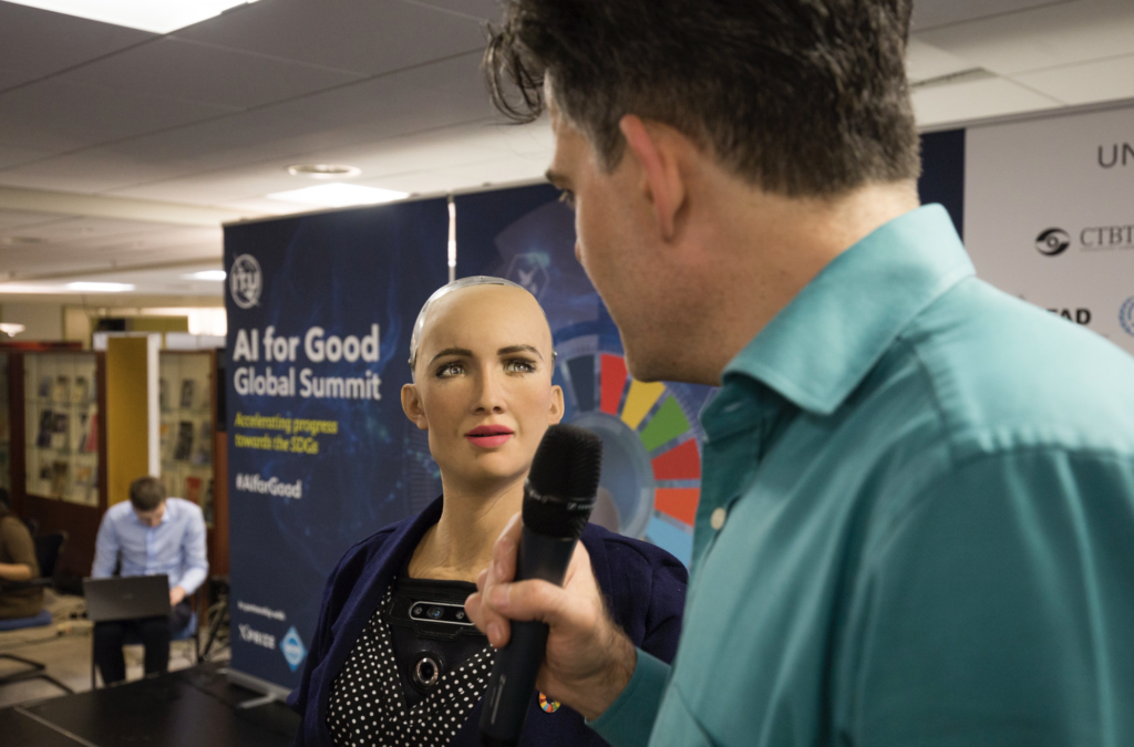 L’androide Sophia, esempio di uncanny valley